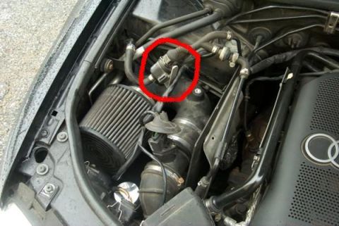 2000 Alfa Romeo 147 photo