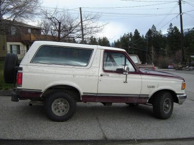 1990 Ford Bronco “The Land Yacht”