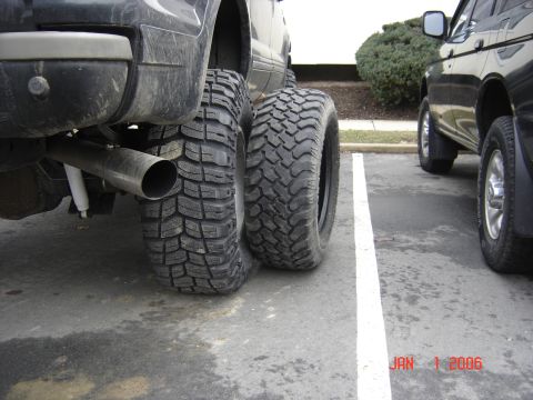 2003 Ford Excursion photo