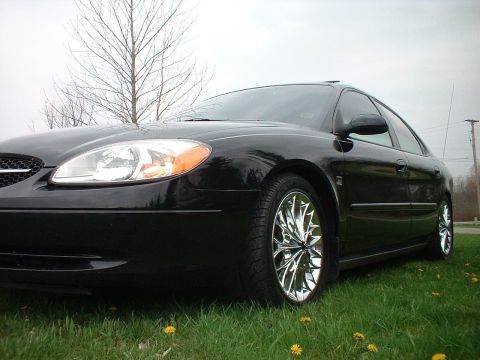 2000 Ford Taurus photo