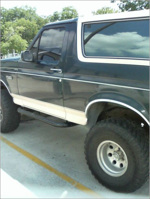 1992 Ford Bronco photo
