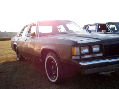 1989 Ford LTD Crown Victoria photo
