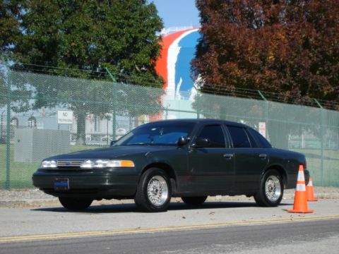 1997 Ford Crown Victoria photo