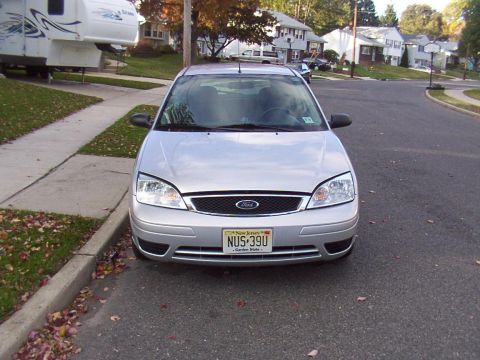2005 Ford Focus photo