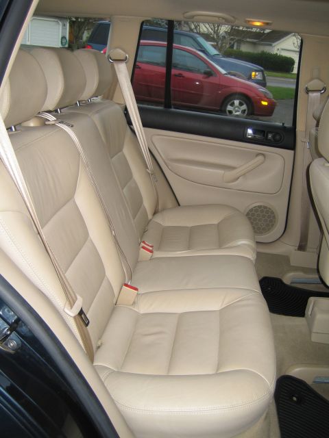 2005 Volkswagen Jetta photo