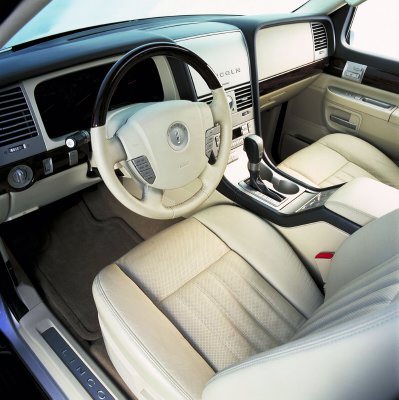 2003 Lincoln Aviator photo