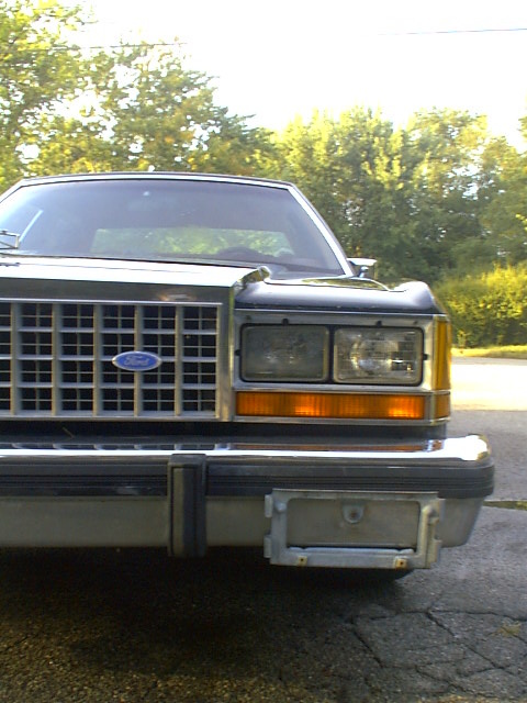 1987 Ford LTD Crown Victoria photo