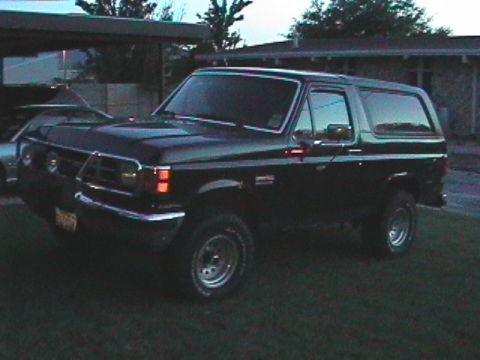 1990 Ford Bronco “U-boat or doghaus”