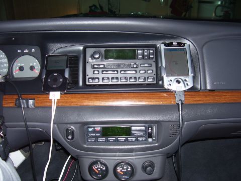 2002 Ford Crown Victoria photo