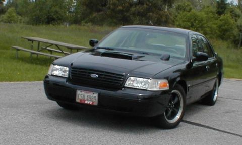 2001 Ford Crown Victoria photo
