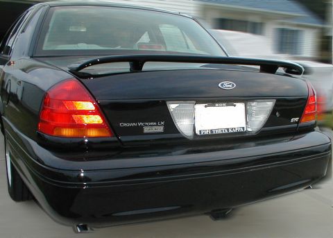 2001 Ford Crown Victoria photo