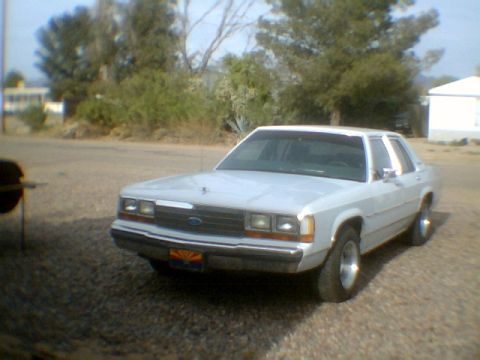 1989 Ford LTD Crown Victoria photo