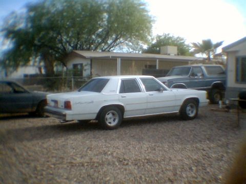 1989 Ford LTD Crown Victoria photo