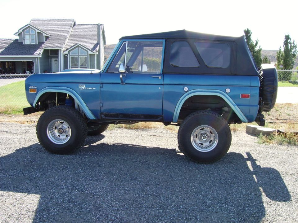 1972 Ford Bronco “blue”