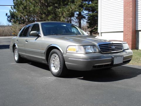 1999 Ford Crown Victoria