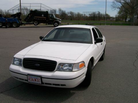 1999 Ford Crown Victoria photo