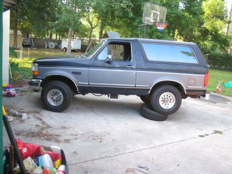 1992 Ford Bronco photo