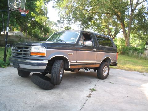 1992 Ford Bronco photo