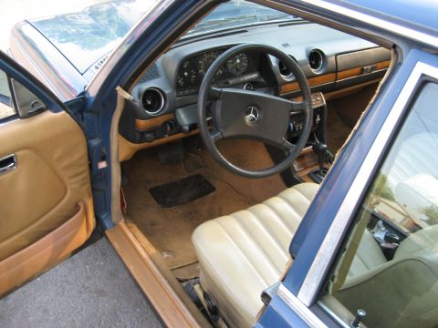 1982 Mercedes-Benz D-Class photo