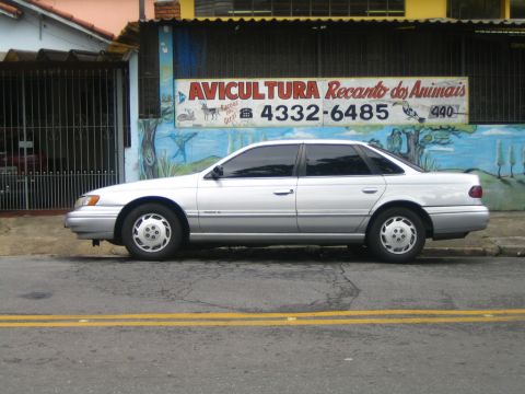 1995 Ford Taurus photo