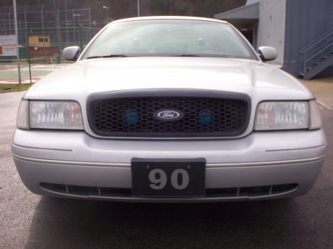 2002 Ford Crown Victoria photo