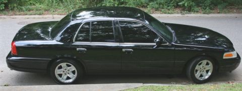2002 Ford Crown Victoria photo