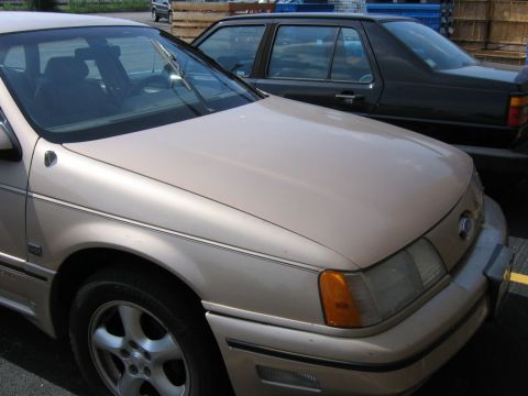 1991 Ford Taurus photo