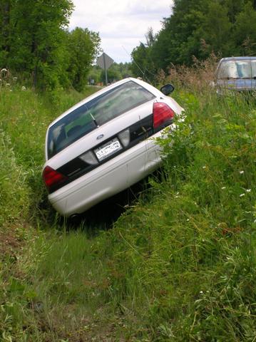 2003 Ford Crown Victoria photo