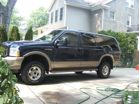 2003 Ford Excursion photo