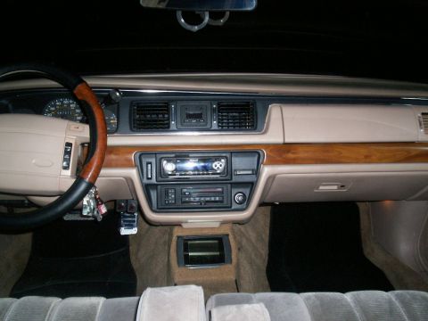 1992 Ford Crown Victoria photo