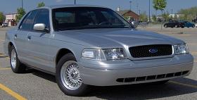 2002 Ford Crown Victoria photo
