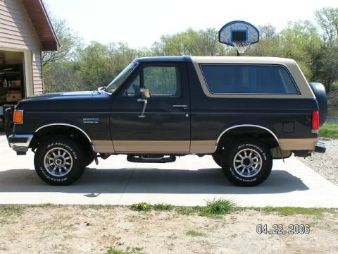 1990 Ford Bronco photo