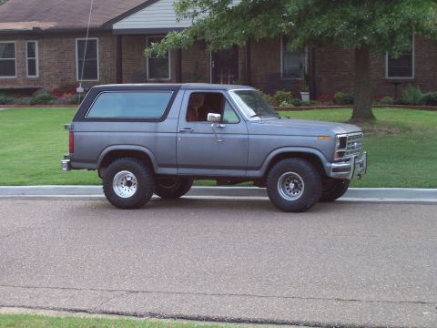 1985 Ford Bronco photo