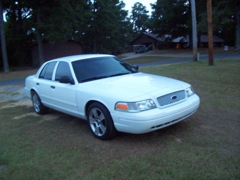 2003 Ford Crown Victoria photo