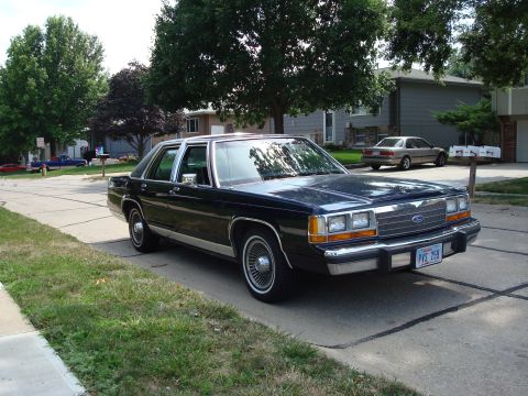 1990 Ford LTD Crown Victoria