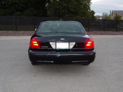 2003 Ford Crown Victoria photo