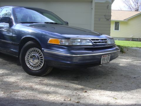 1996 Ford Crown Victoria photo