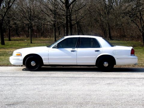 2003 Ford Crown Victoria photo