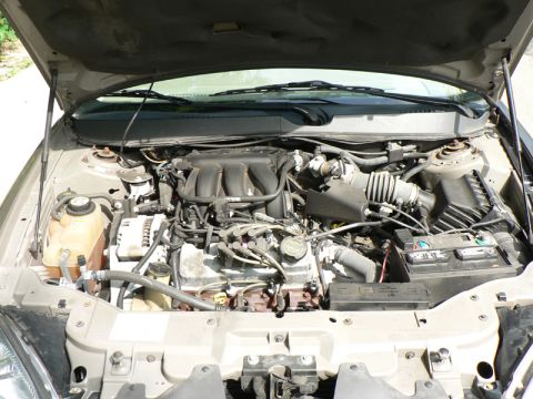 2004 Ford Taurus photo
