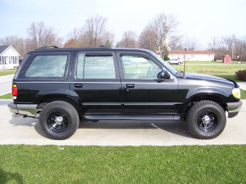 1996 Ford Explorer photo
