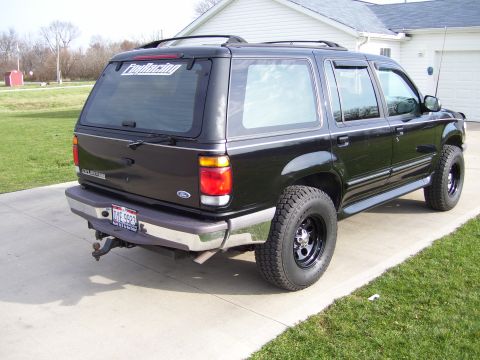 1996 Ford Explorer photo