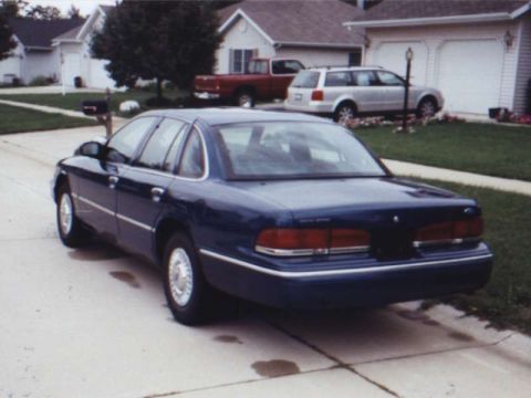 1996 Ford Crown Victoria photo