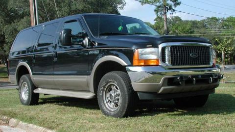 2000 Ford Excursion photo
