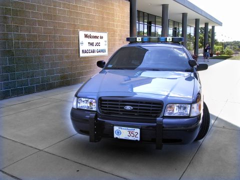 2000 Ford Crown Victoria photo