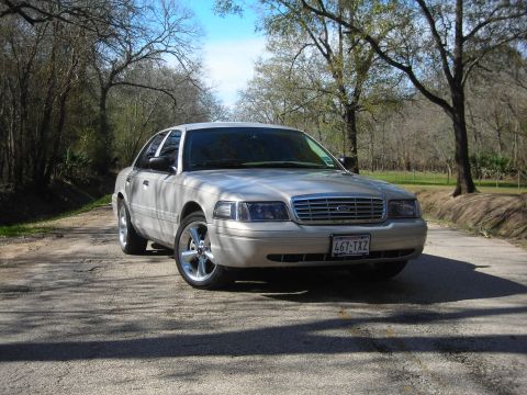 2006 Ford Crown Victoria photo