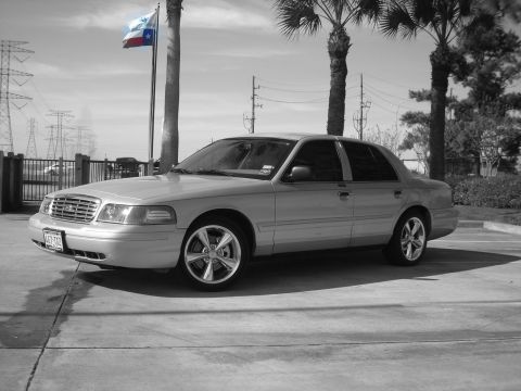 2006 Ford Crown Victoria photo