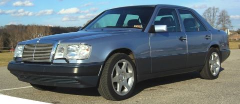 2003 Ford Crown Victoria photo
