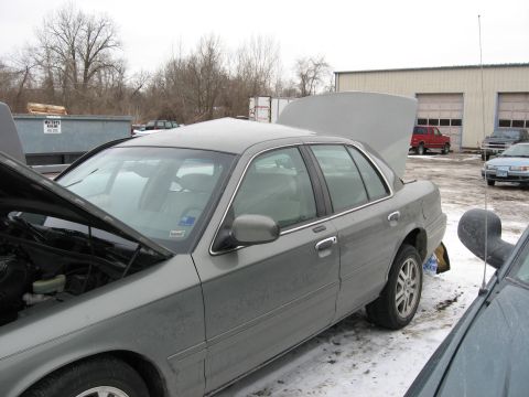 2001 Ford Crown Victoria photo
