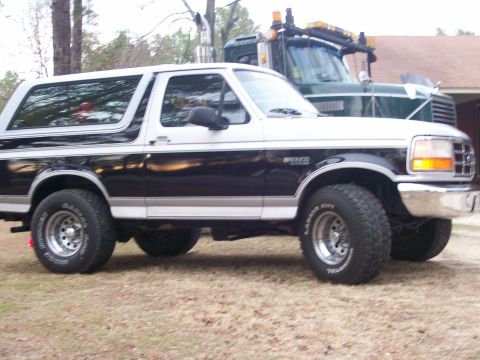 1996 Ford Bronco photo