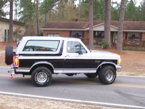 1996 Ford Bronco photo